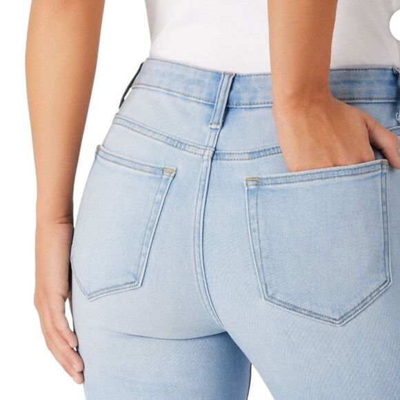 Member's Mark Women's Straight Jeans - Light Wash - Size 14 - Picture 4 of 13